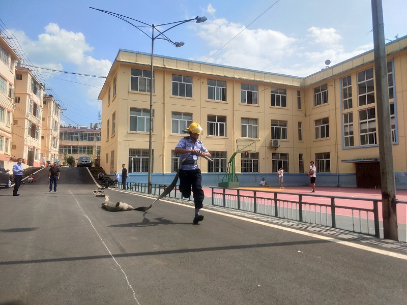 貴州盤江公司月亮田礦 專職消防隊開展業務技能訓練