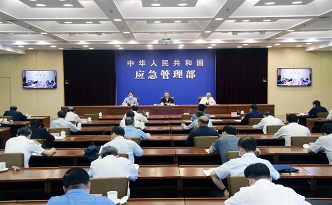 黃玉治在全國礦山事故警示教育視頻會議上強調：深刻汲取事故教訓 紮實做好汛期安全等重點工作