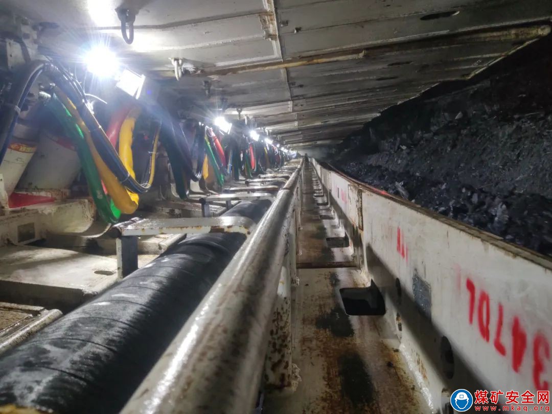 中能袁大灘礦業綜采二隊：嚴守崗位“三道關”，築牢百安“防護線”