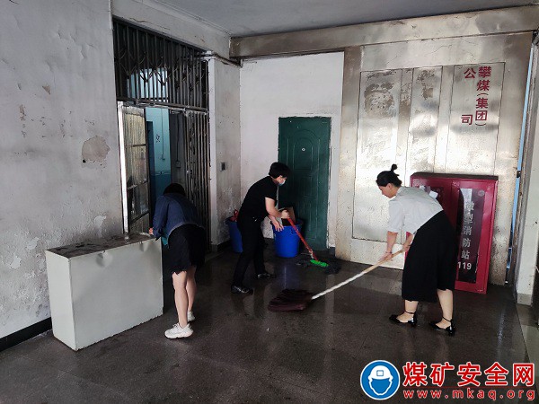 物產公司攀煤工程建設分公司開展“創文”環境衛生大整治活動