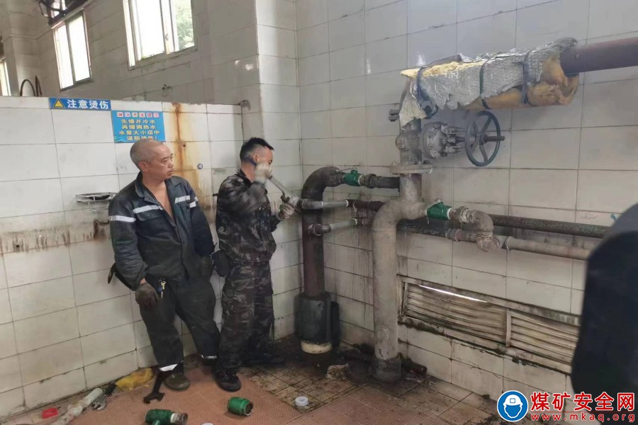改造澡堂 溫暖人心 ——魯班山北礦開展澡堂水管、蒸氣管專項改造工作