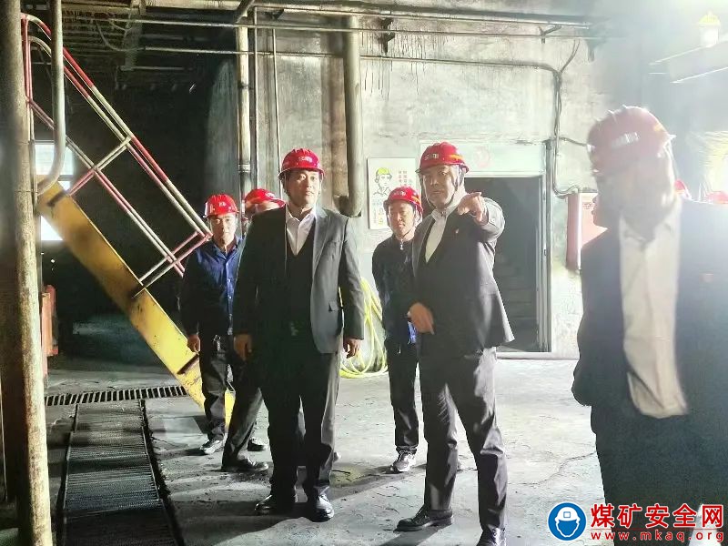  中能煤礦生產運營公司：精準施策 保障鐵路快裝係統安全發運