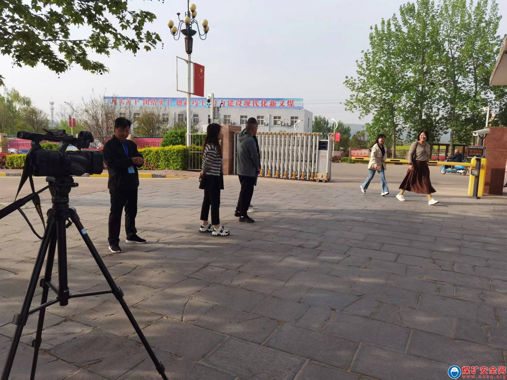 河南能源義煤公司石壕煤礦：查真情 強力度