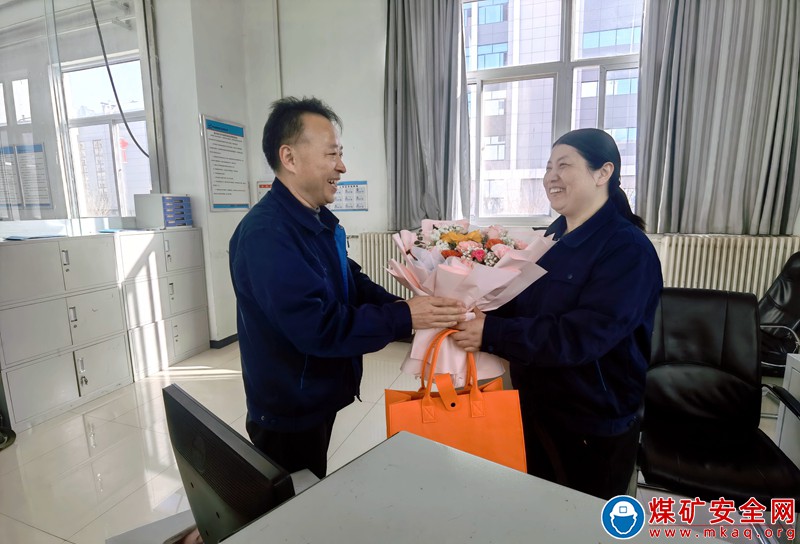 【“三八”活動】建功新時代巾幗展風采 ——招賢礦業召開“三八”節座談會